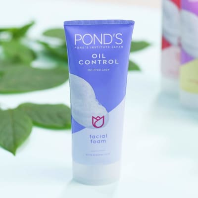 Pond's Oil Control Facial Foam 100gm saffronskins.com 